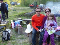 Anniina sai myös tarrakuvakirjan..