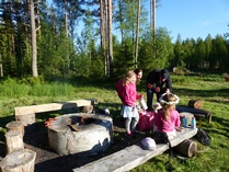 Ensimmäisten tulijoiden eväät grilliin.