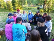 Jarin vuoro lyödä ohi.. Talkoopäällikkö Pauli voitti kisan..