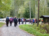 Vajaa 2 tunnin luontopolkukävely on päättymässä 